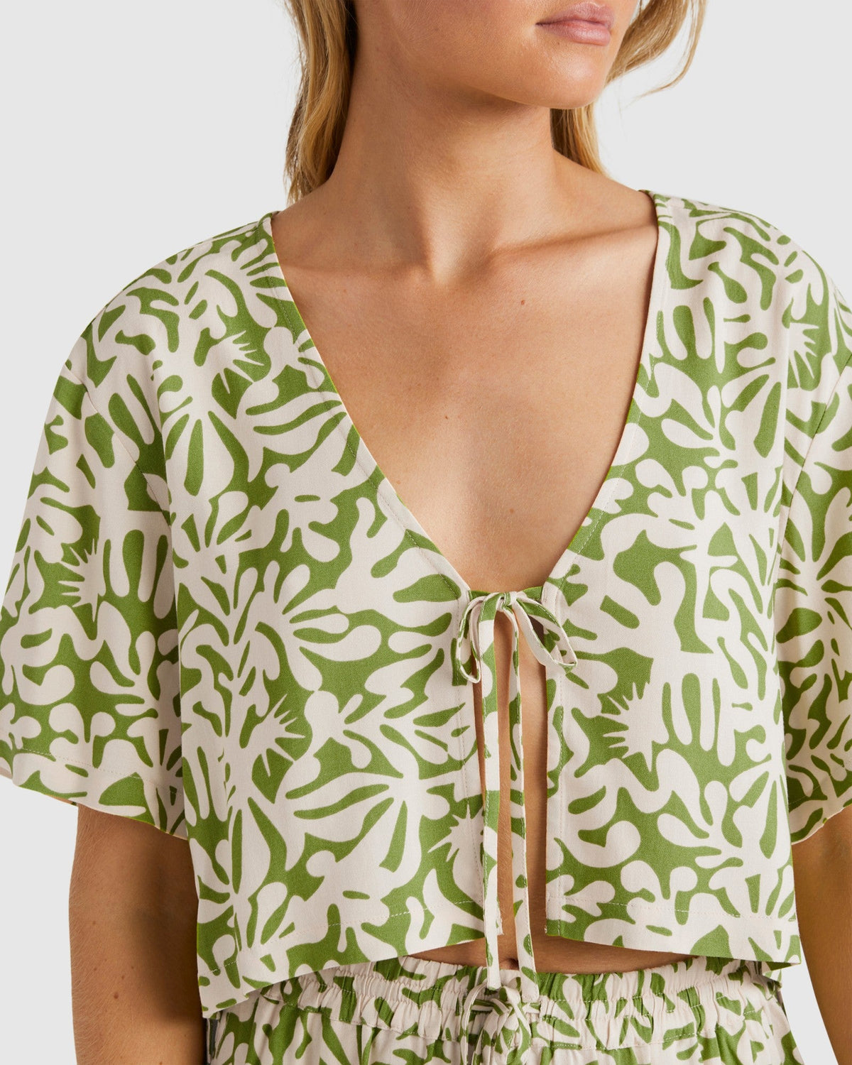 Womens Palm Grove Tie Short Sleeve Shirt