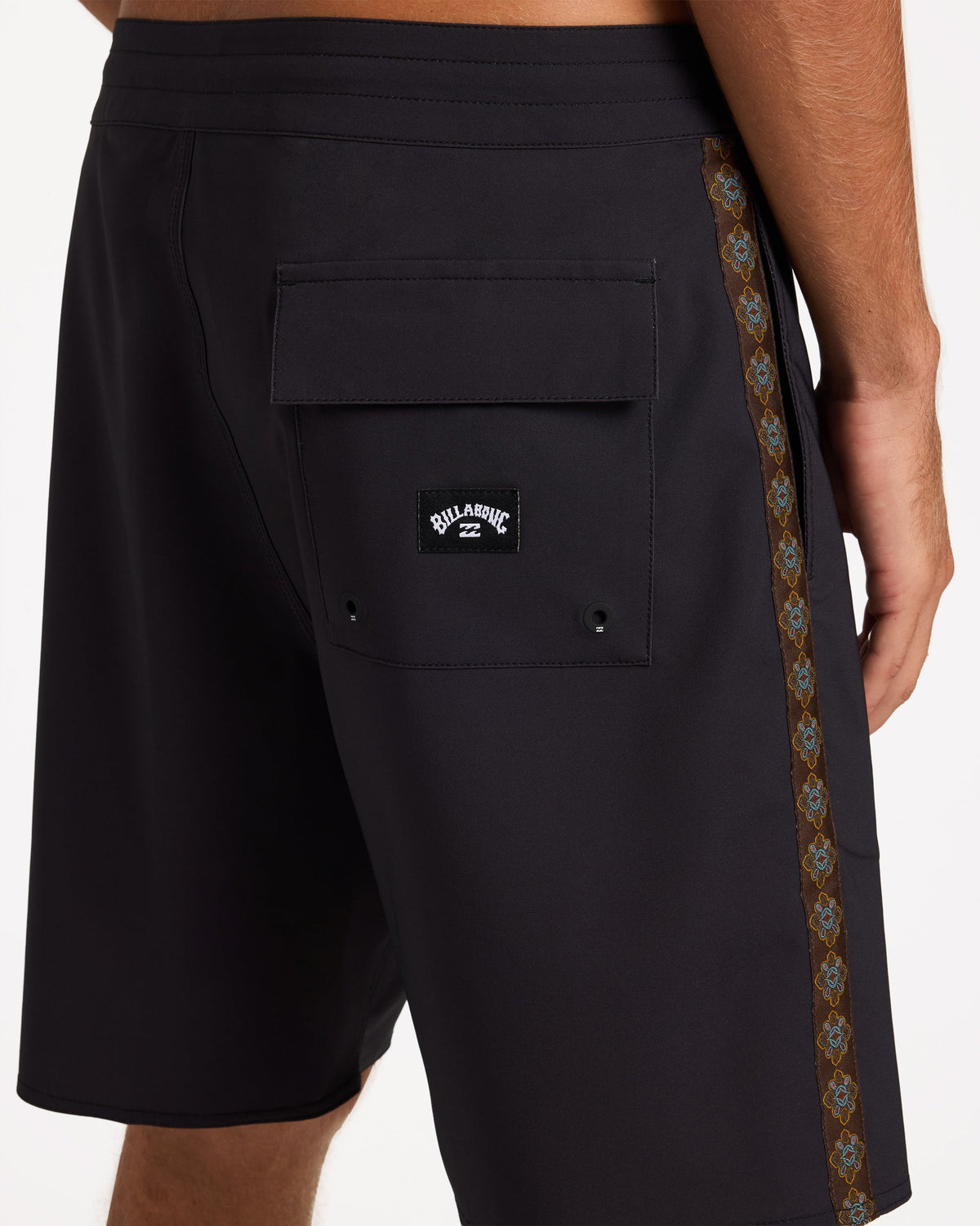 ubybs00245_billabong_blk_dtl1