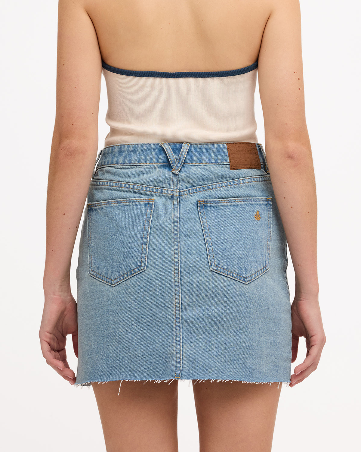 ucjdk03000_volcom_sbl_bck4