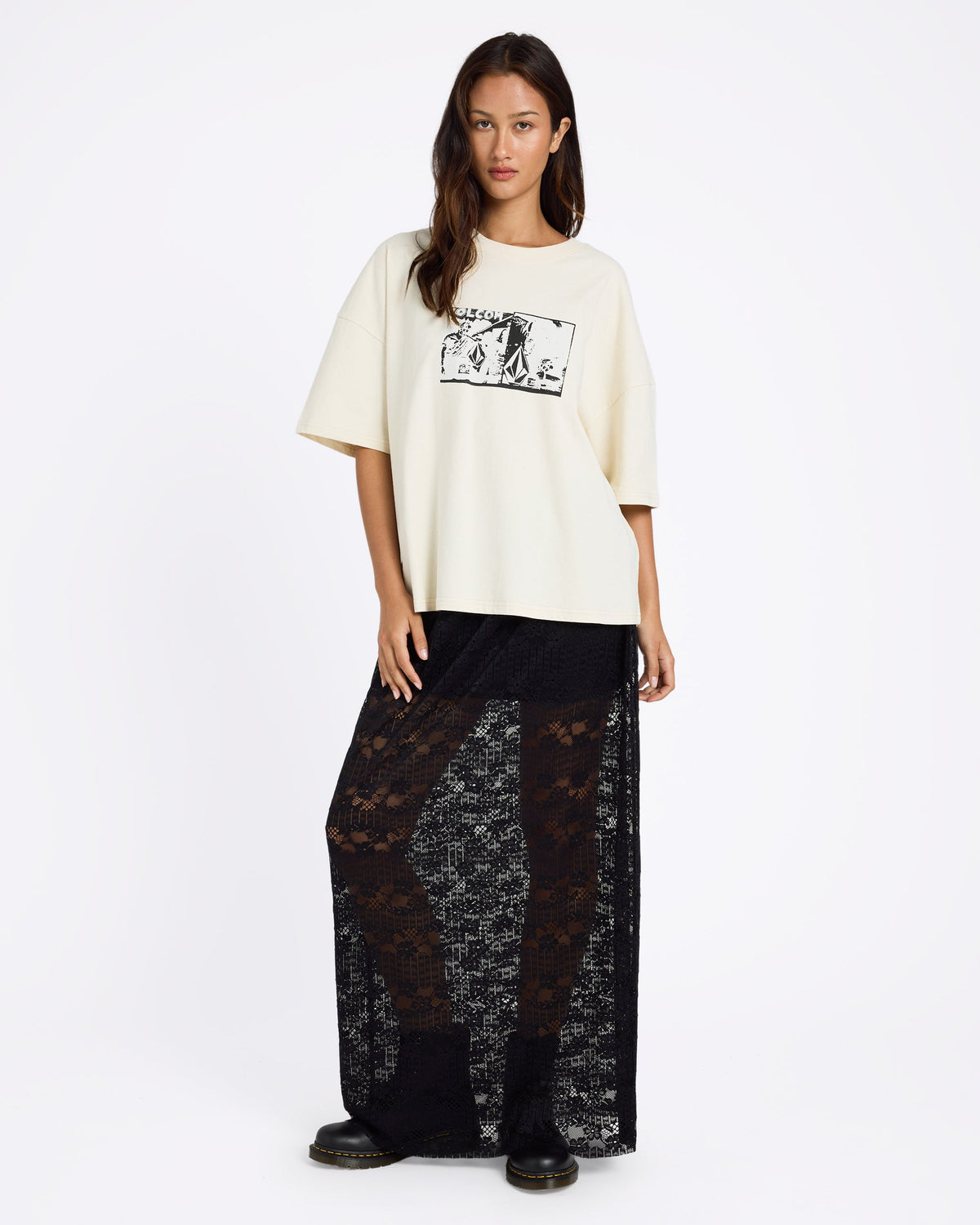 ucjkk03000_volcom_blk_frt1
