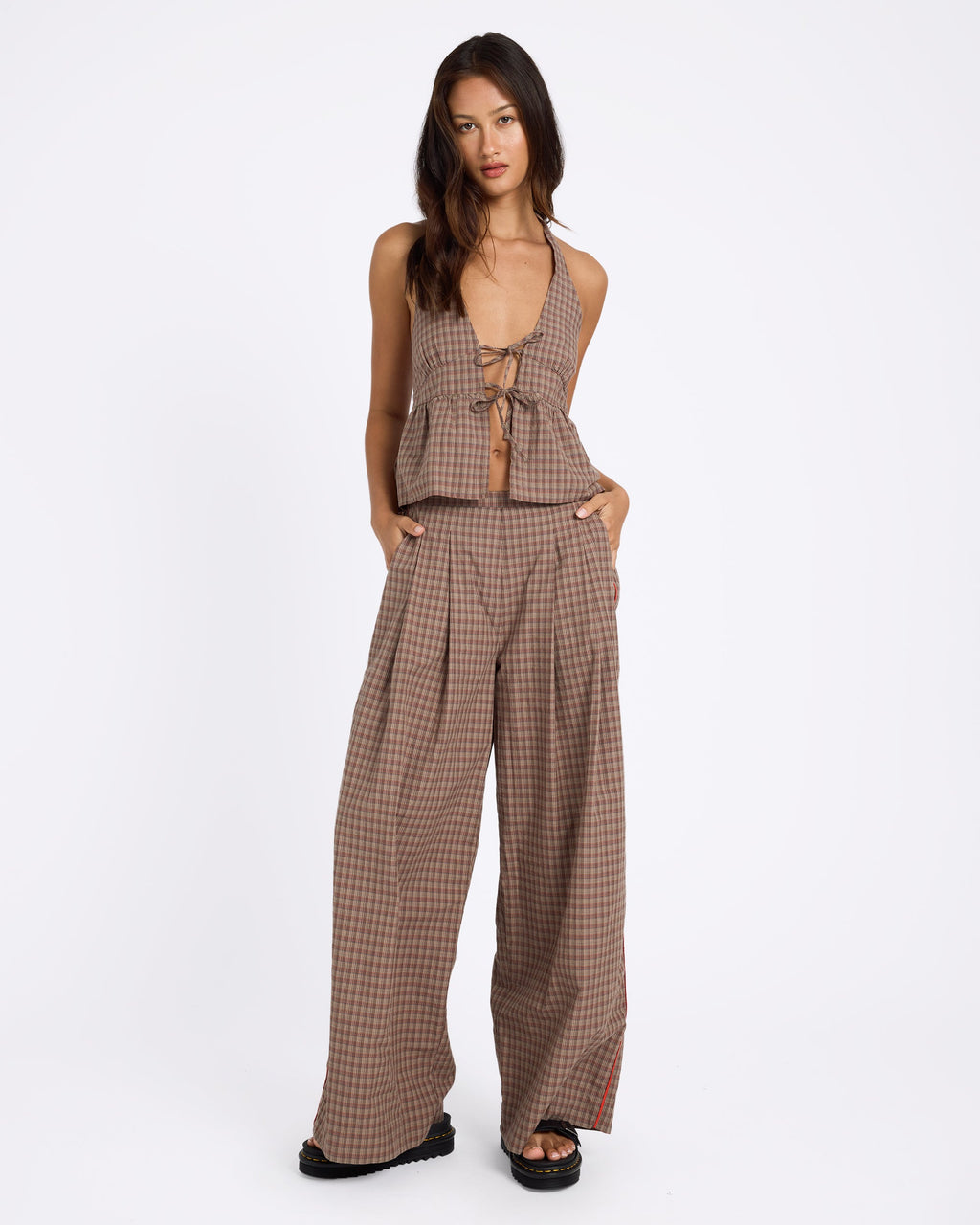 ucjnp03000_volcom_eth_frt1