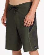 ucybs03000_volcom_sqd_sd6
