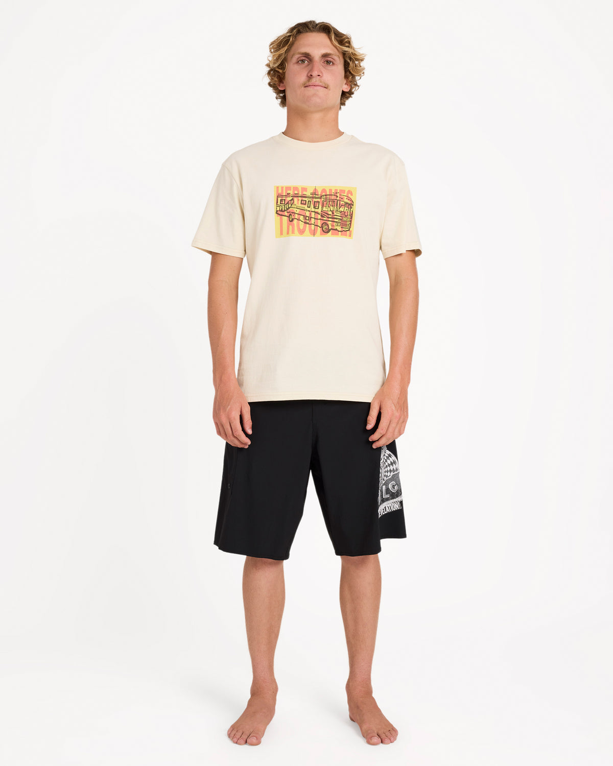 ucybs03004_volcom_blk_frt9