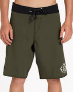 ucybs03005_volcom_sqd_frt6