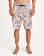 ucybs03007_volcom_cam_frt1
