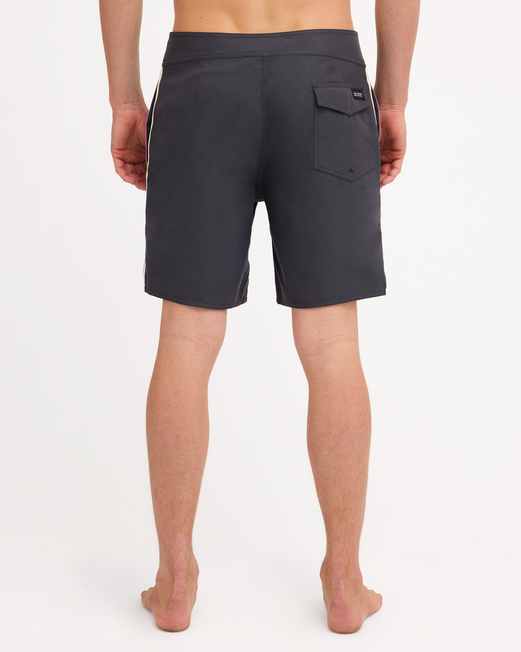 ucybs03009_volcom_asb_bck1