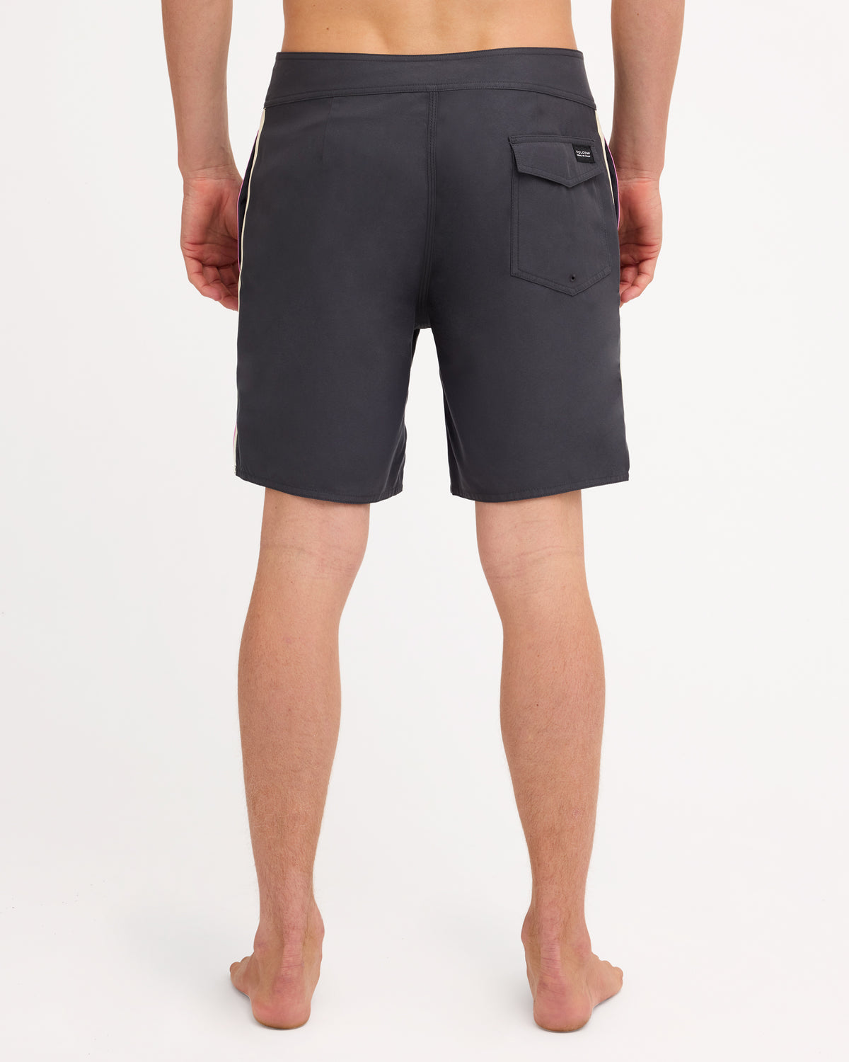 ucybs03009_volcom_asb_bck1