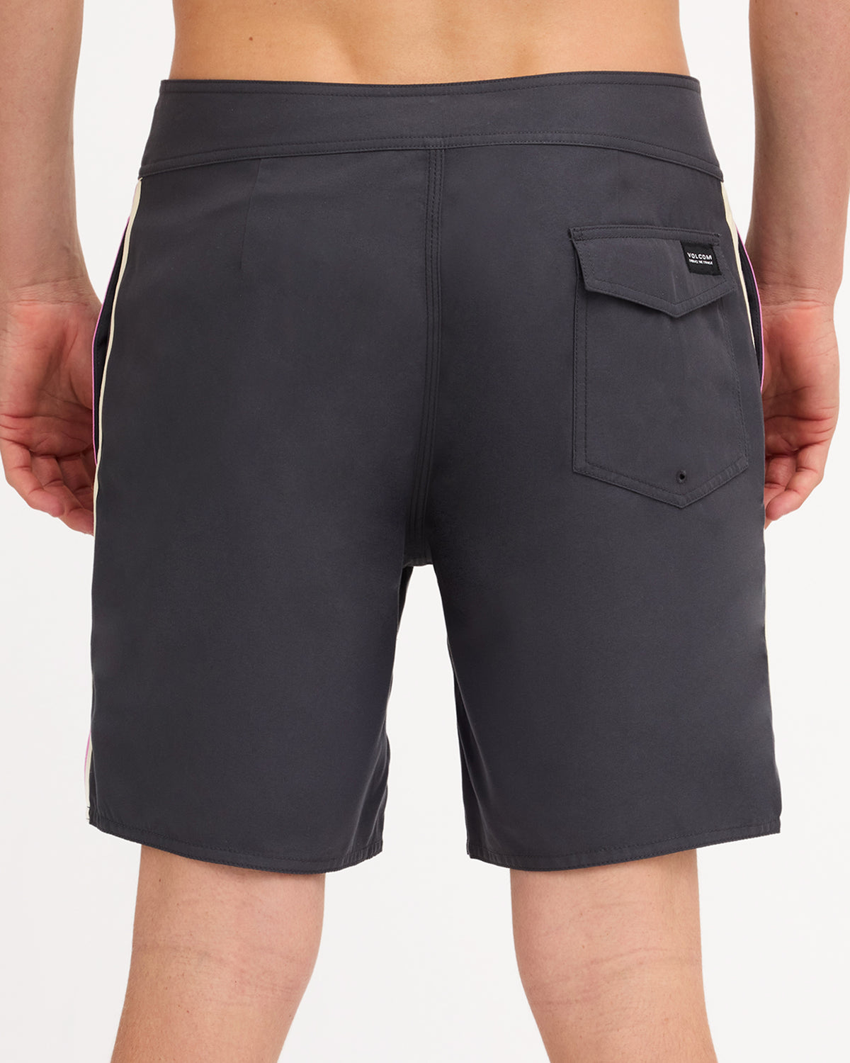 ucybs03009_volcom_asb_bck6