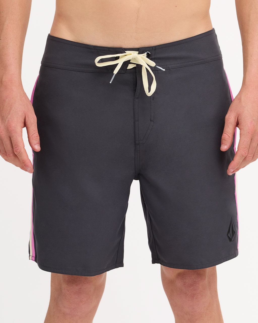 ucybs03009_volcom_asb_frt6