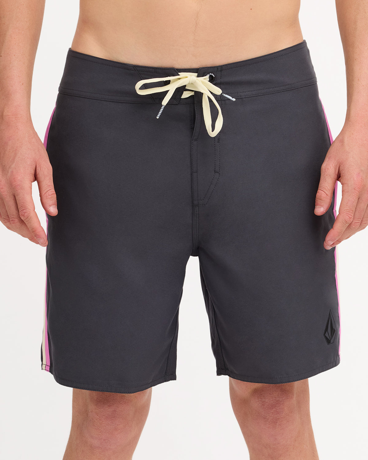 ucybs03009_volcom_asb_frt6