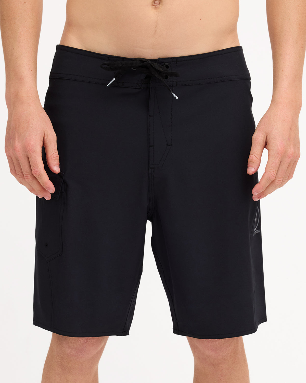 ucybs03010_volcom_blk_frt6