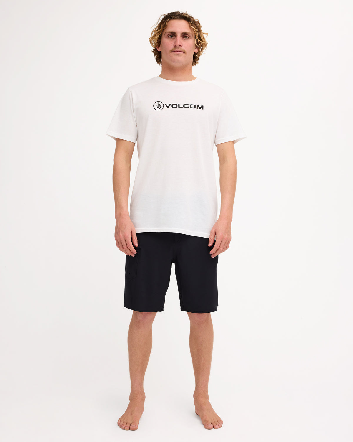 ucybs03010_volcom_blk_frt9