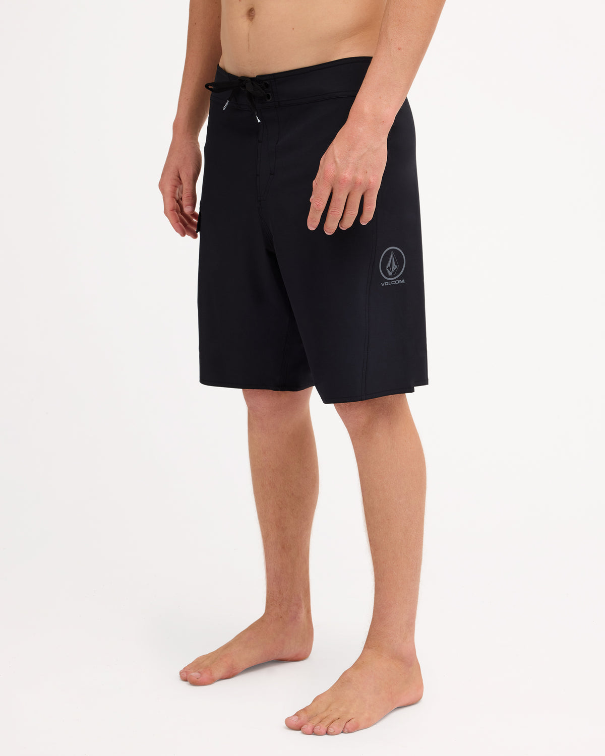ucybs03010_volcom_blk_sd1