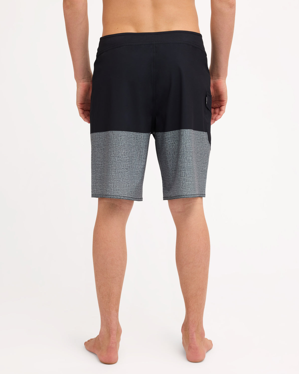 ucybs03011_volcom_blc_bck1