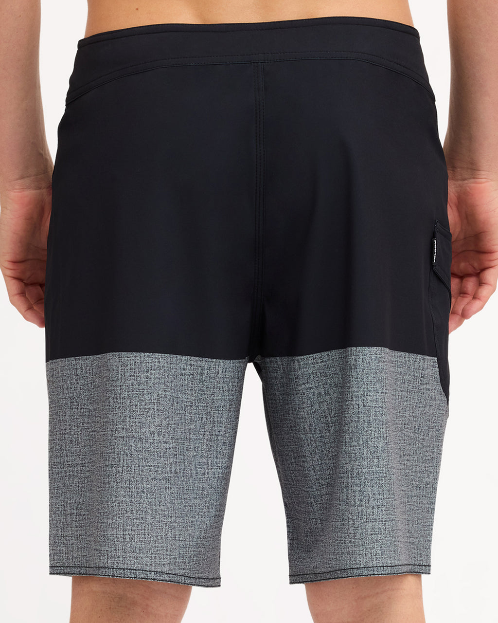ucybs03011_volcom_blc_bck6