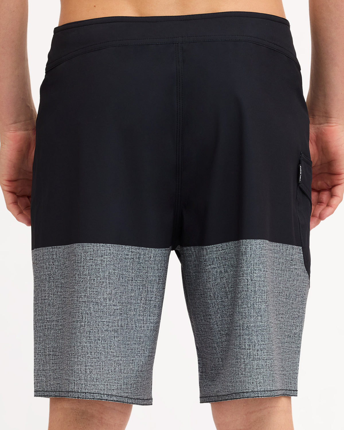 ucybs03011_volcom_blc_bck6