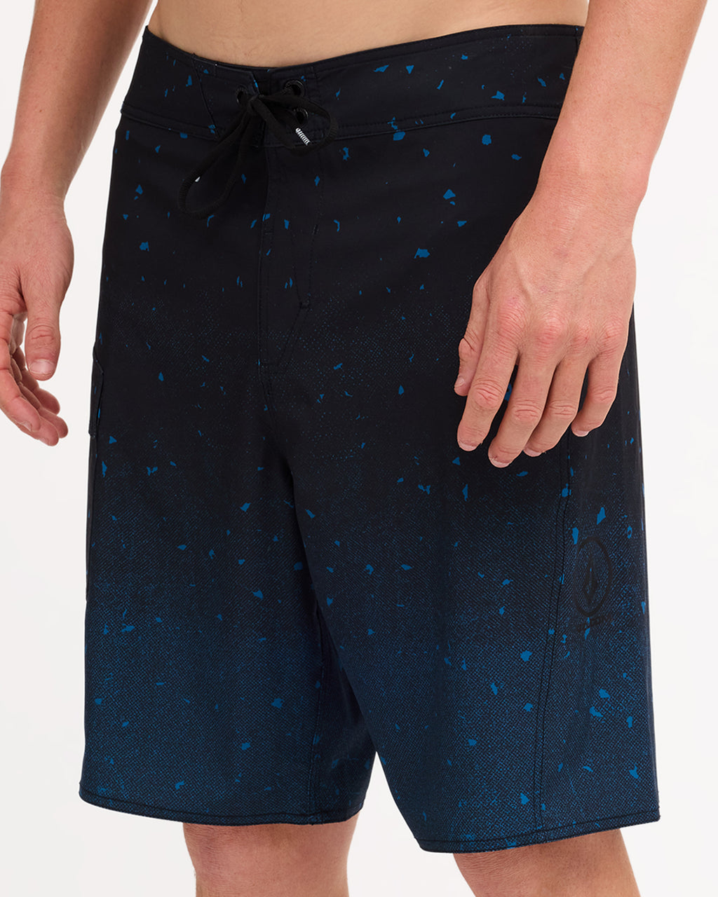 ucybs03011_volcom_bsr_sd6