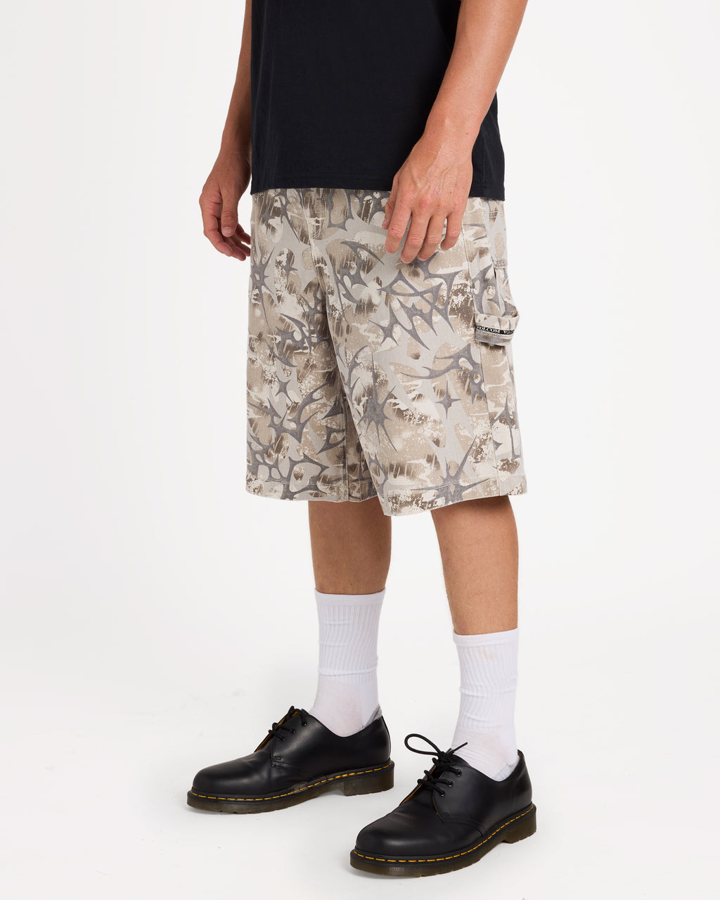 ucyds03001_volcom_cam_sd1
