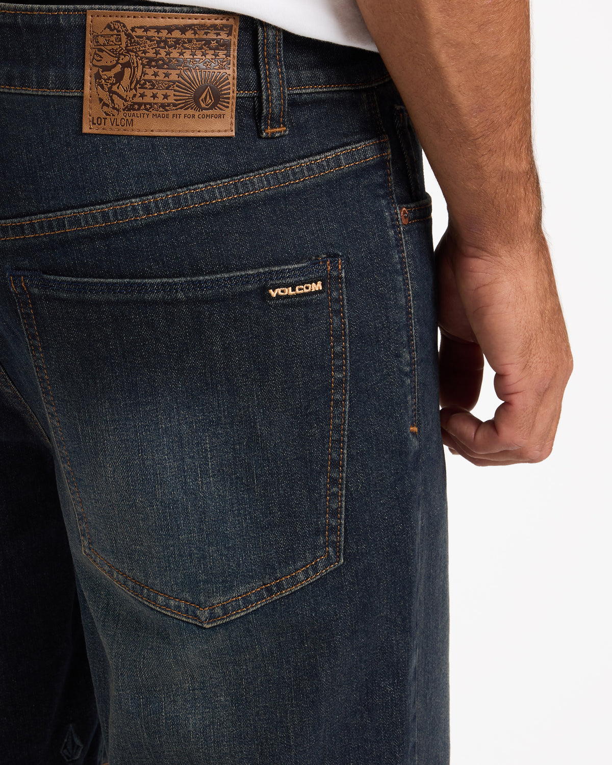 ucyds03002_volcom_nvb_dtl1
