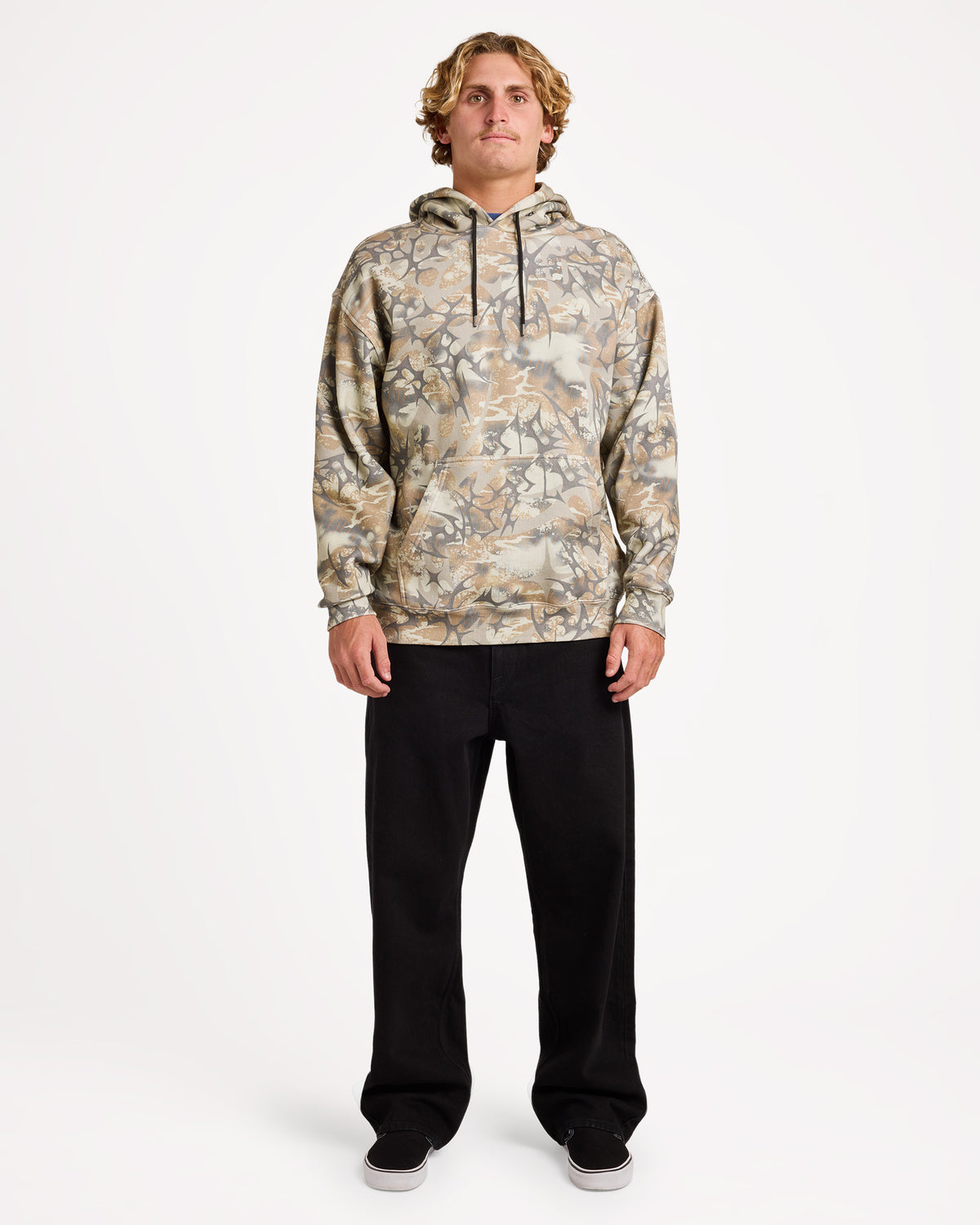 ucyft03001_volcom_cam_frt9