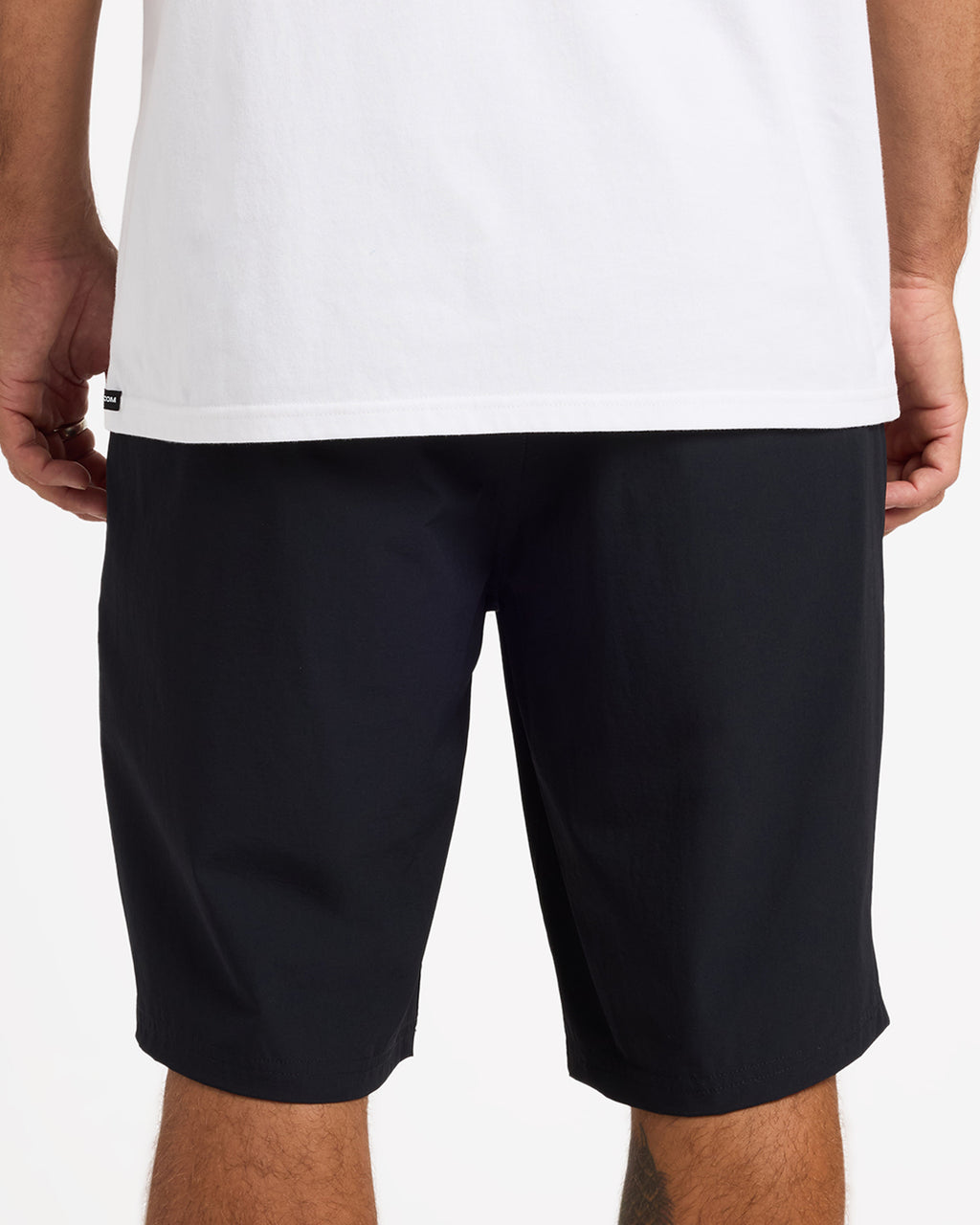ucyhy03002_volcom_blk_bck6