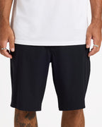 ucyhy03002_volcom_blk_frt6