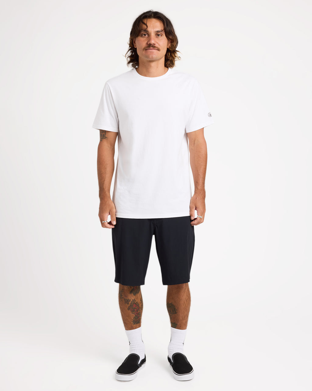 ucyhy03002_volcom_blk_frt9