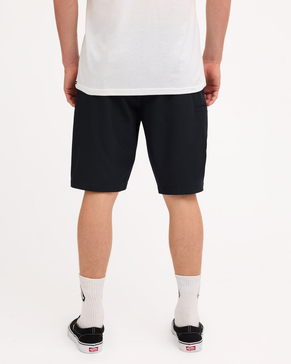 ucyhy03003_volcom_blk_bck1