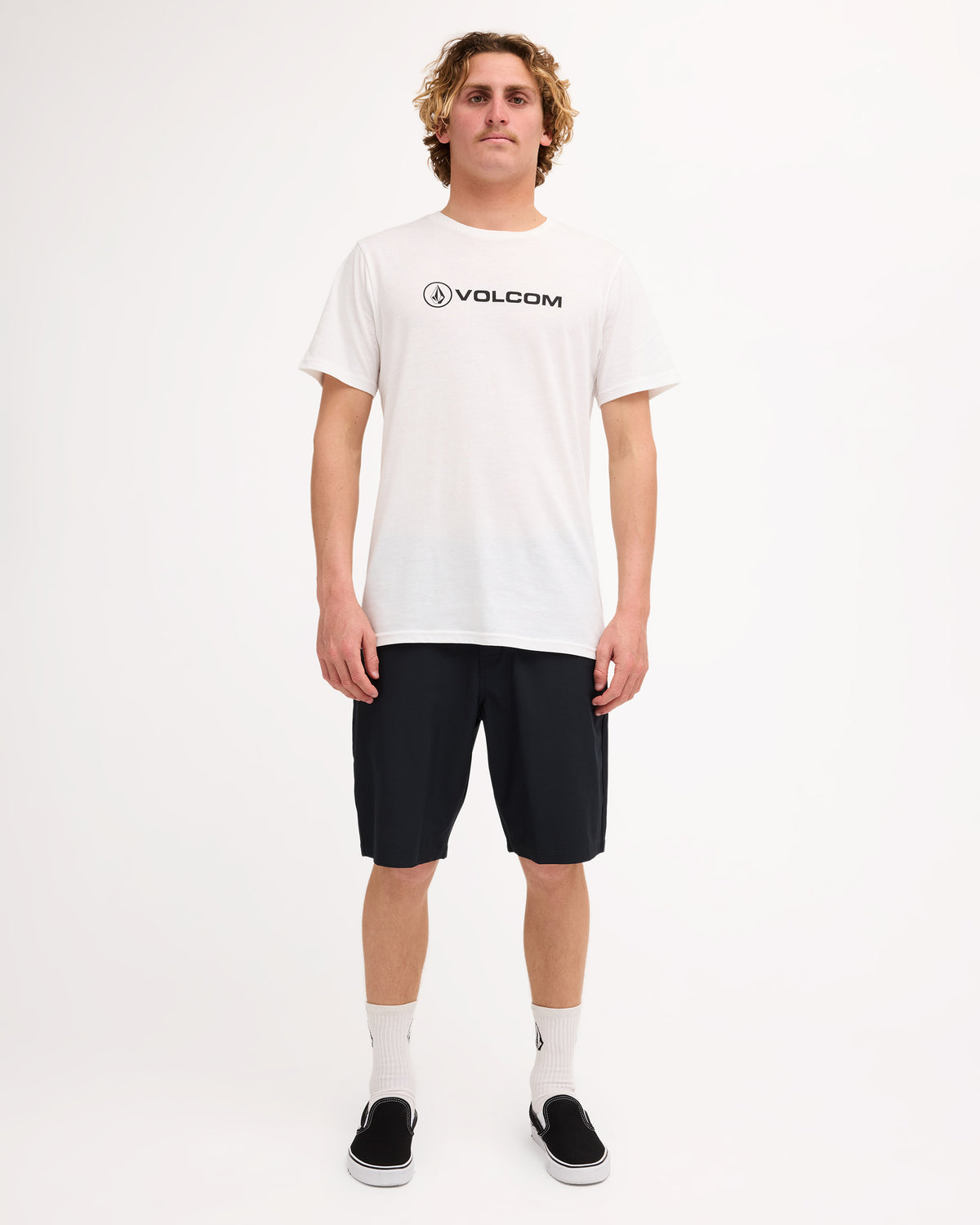 ucyhy03003_volcom_blk_frt9