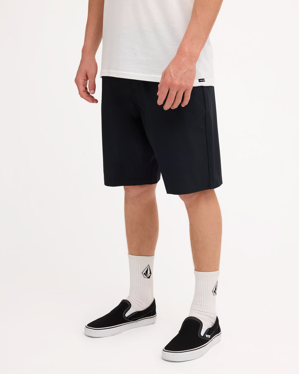 ucyhy03003_volcom_blk_sd1