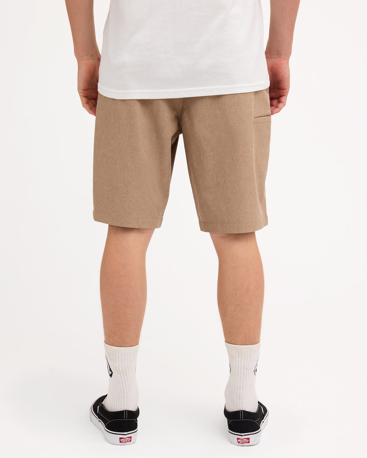 ucyhy03003_volcom_kha_bck1