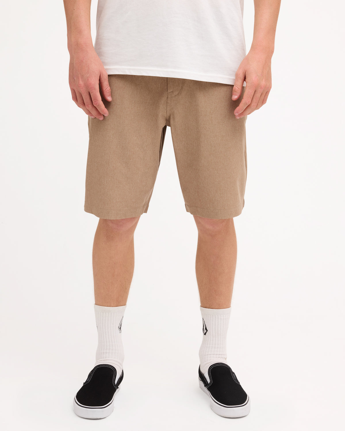ucyhy03003_volcom_kha_frt1
