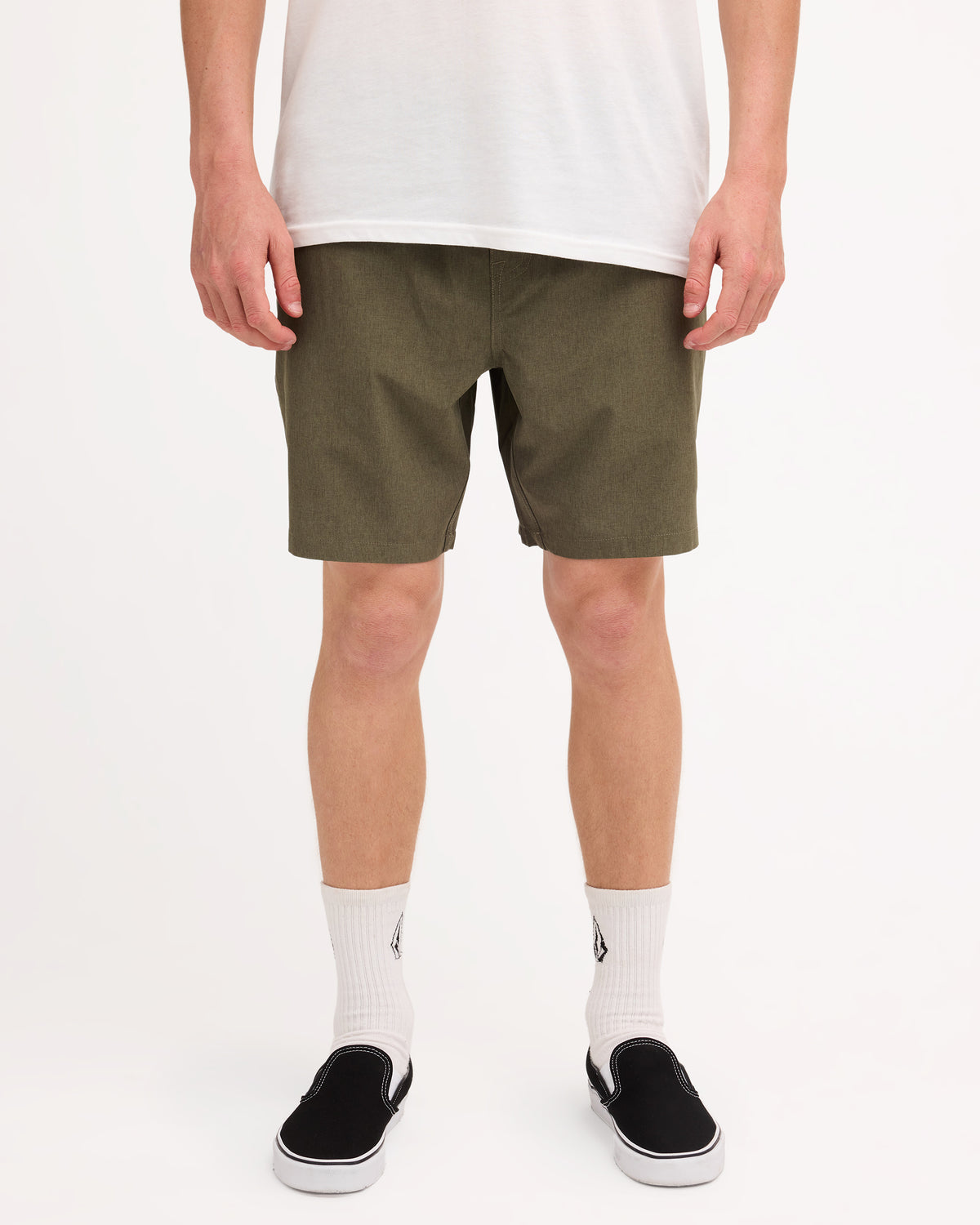 ucyhy03004_volcom_wms_frt1