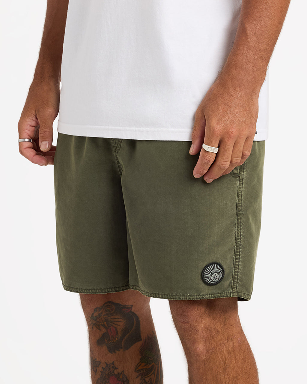 ucyjv03000_volcom_sqd_sd6