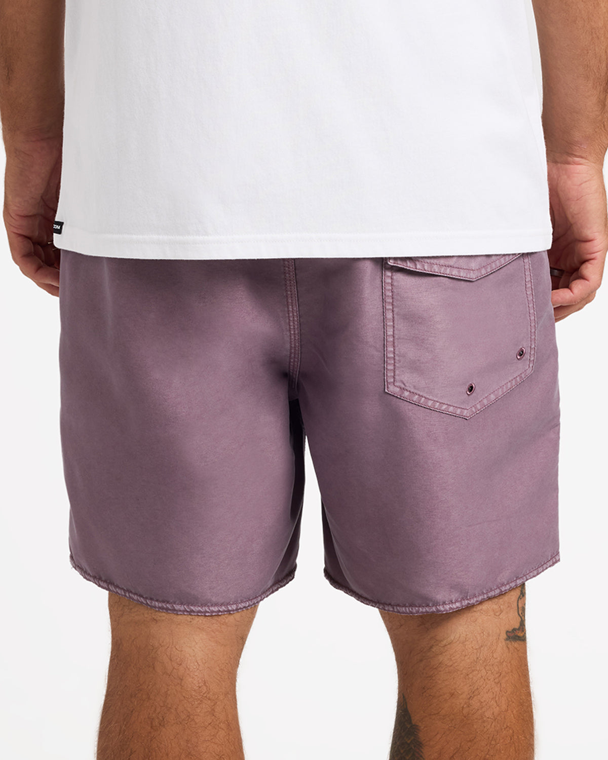 CENTER TRUNK 17