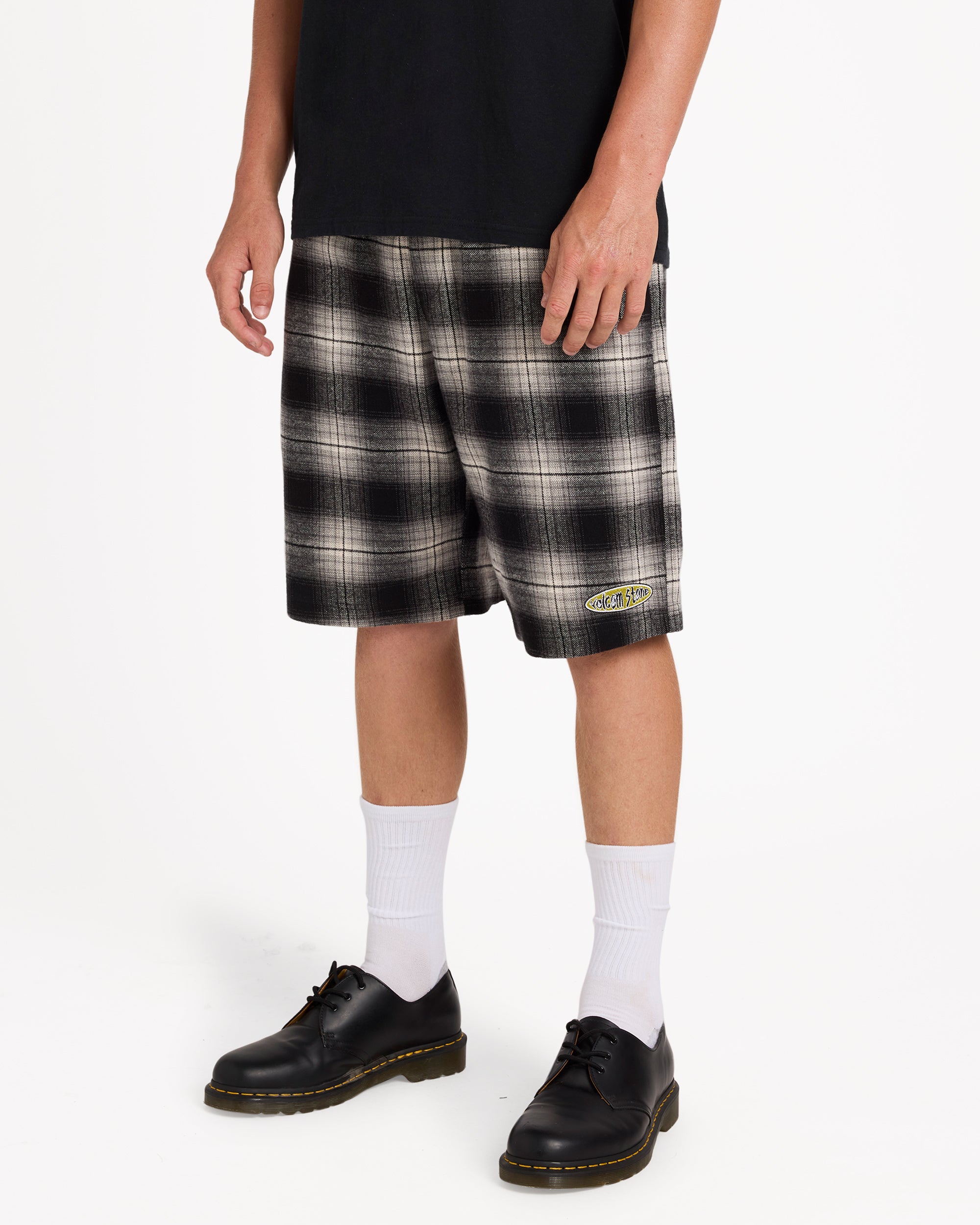 ucyws03004_volcom_blk_sd1