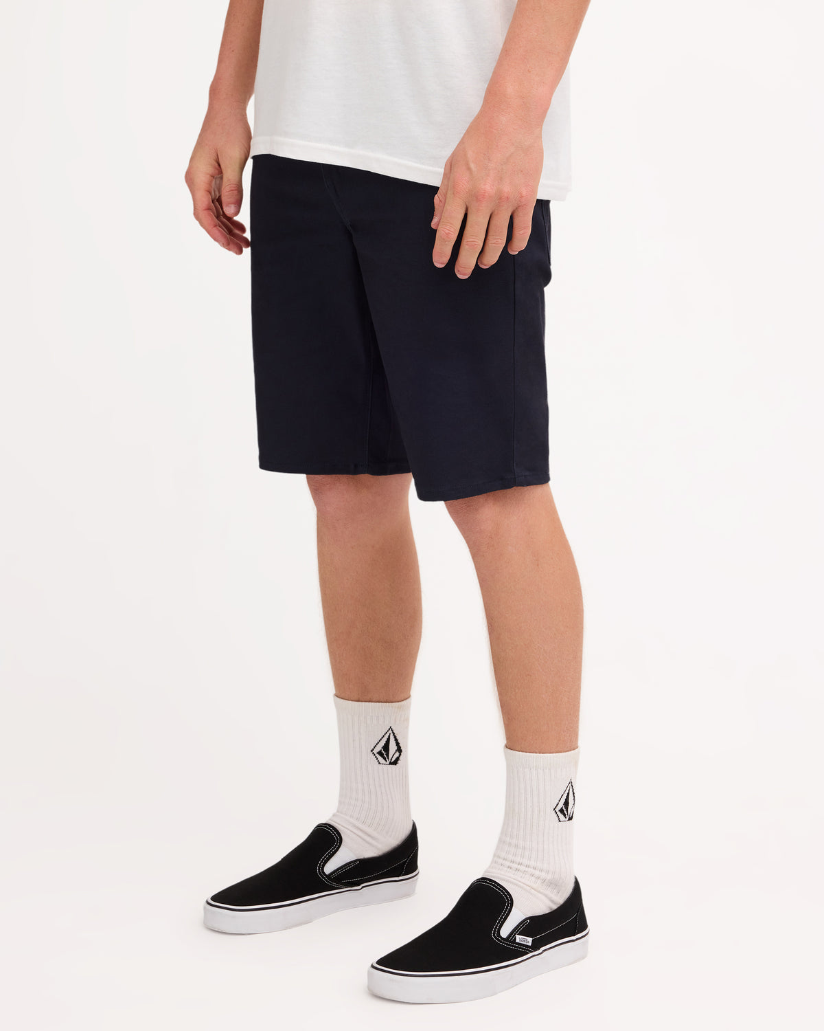 ucyws03005_volcom_nvy_sd1