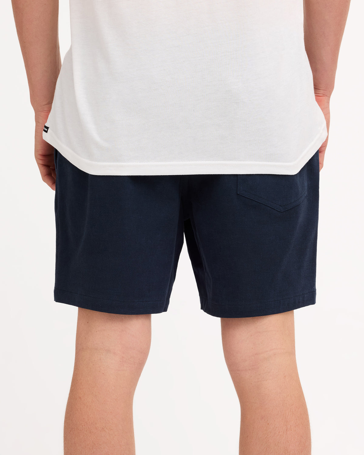 ucyws03008_volcom_nvy_bck6