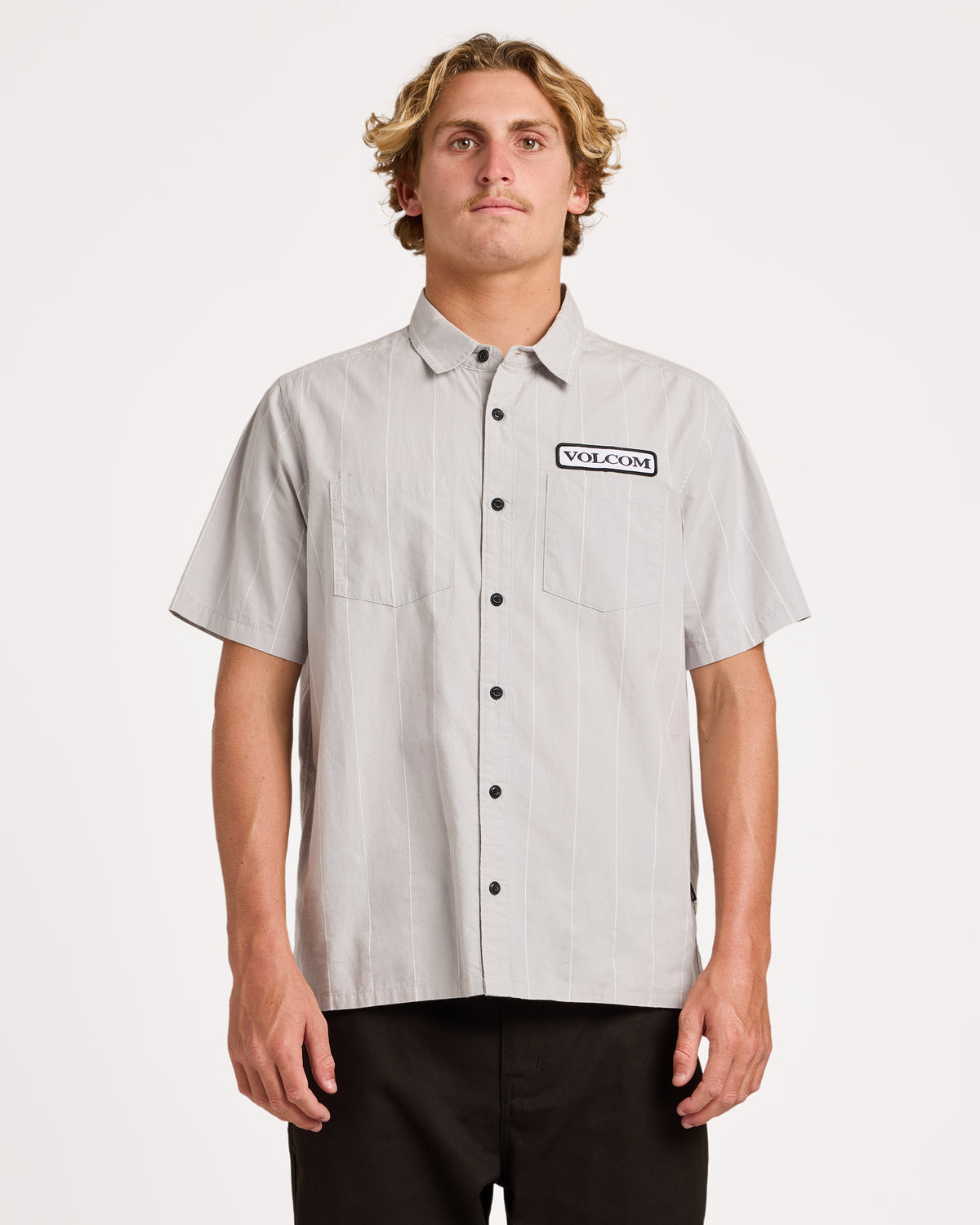 ucywt03003_volcom_twr_frt1