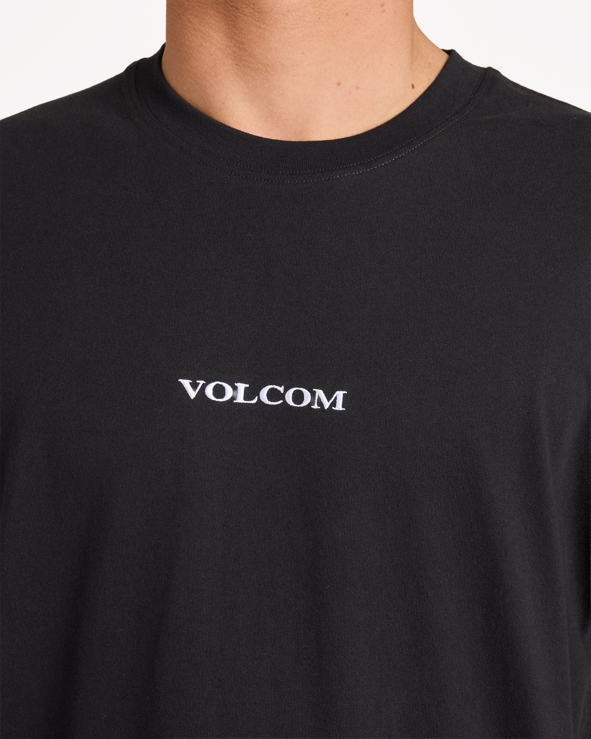 ucyzt03001_volcom_blk_dtl1