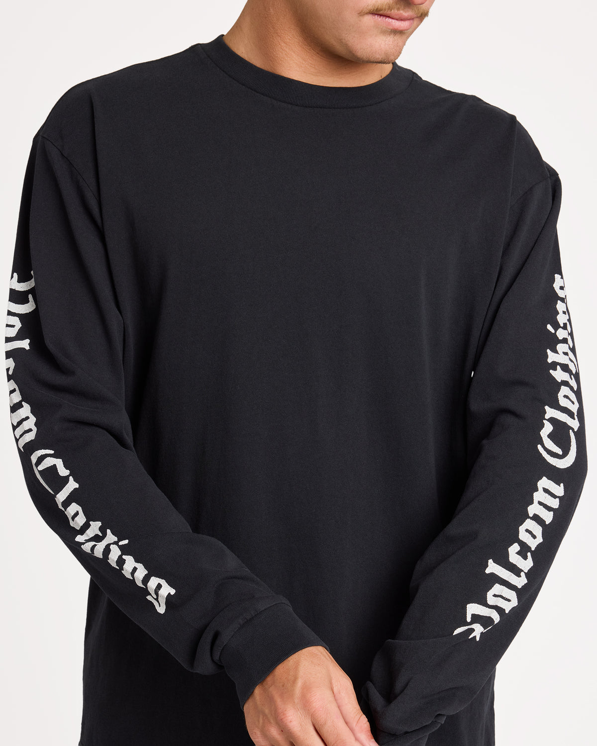 ucyzt03017_volcom_blk_dtl1