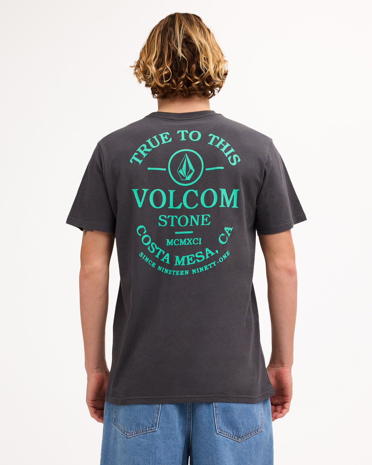 ucyzt03049_volcom_asb_bck1