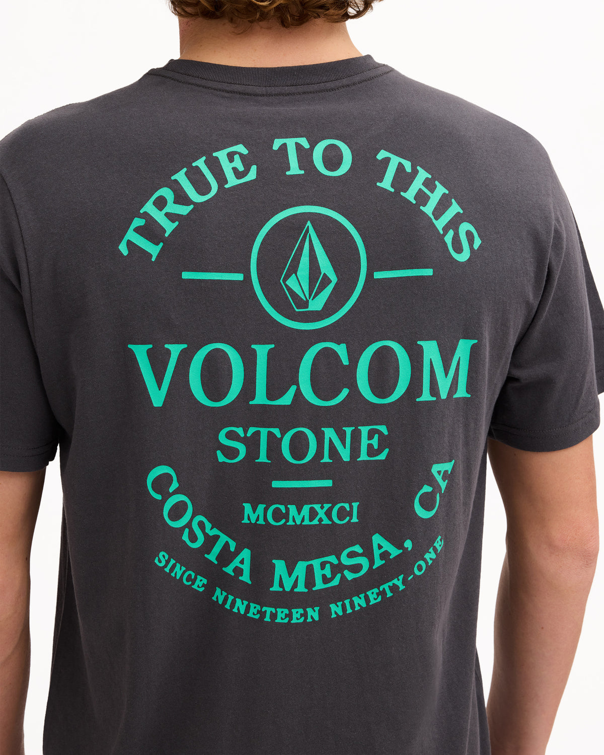 ucyzt03049_volcom_asb_dtl1