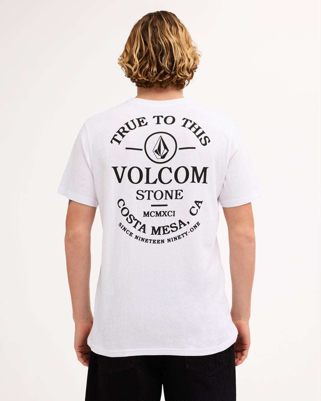 ucyzt03049_volcom_wht_bck1