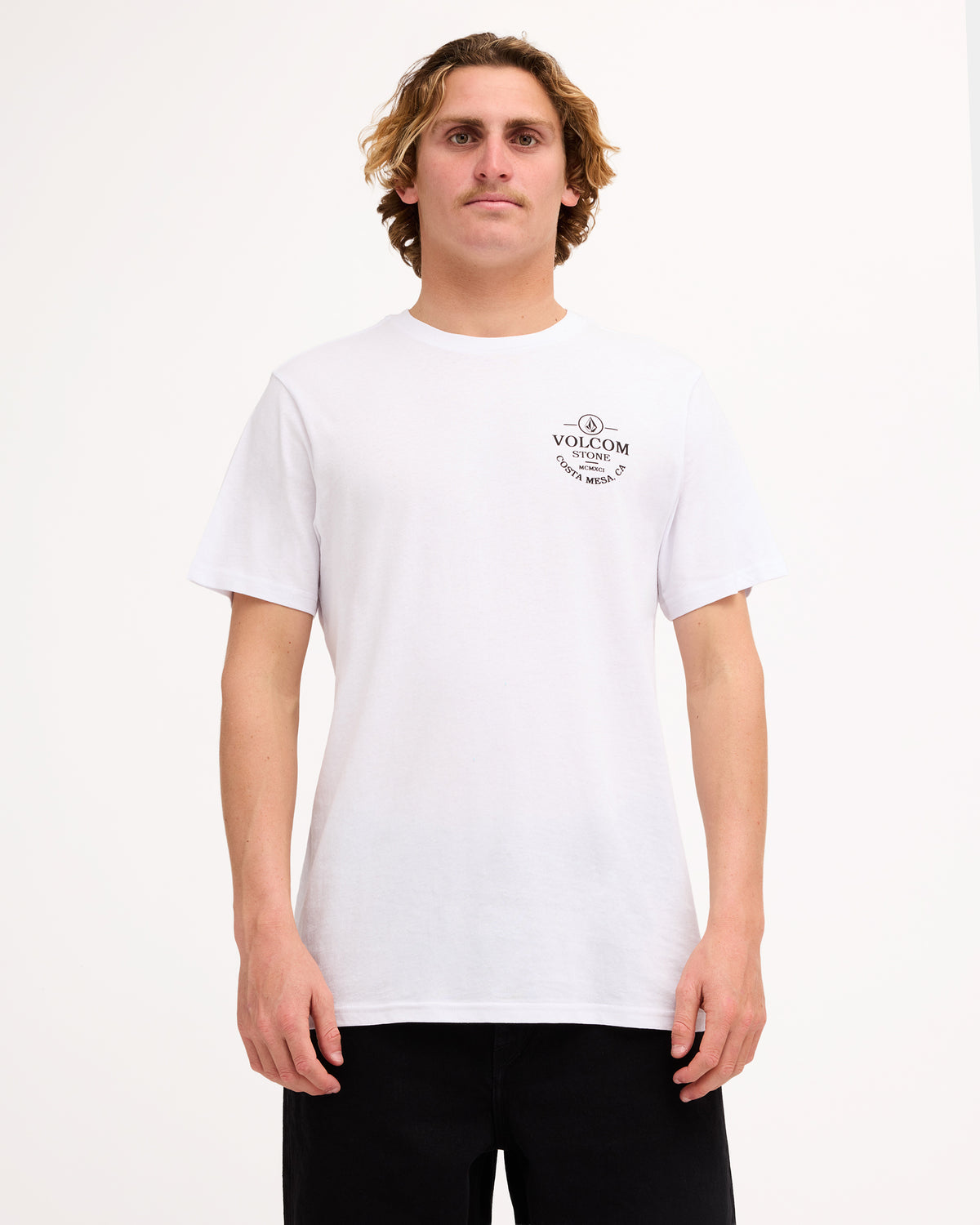 ucyzt03049_volcom_wht_frt1