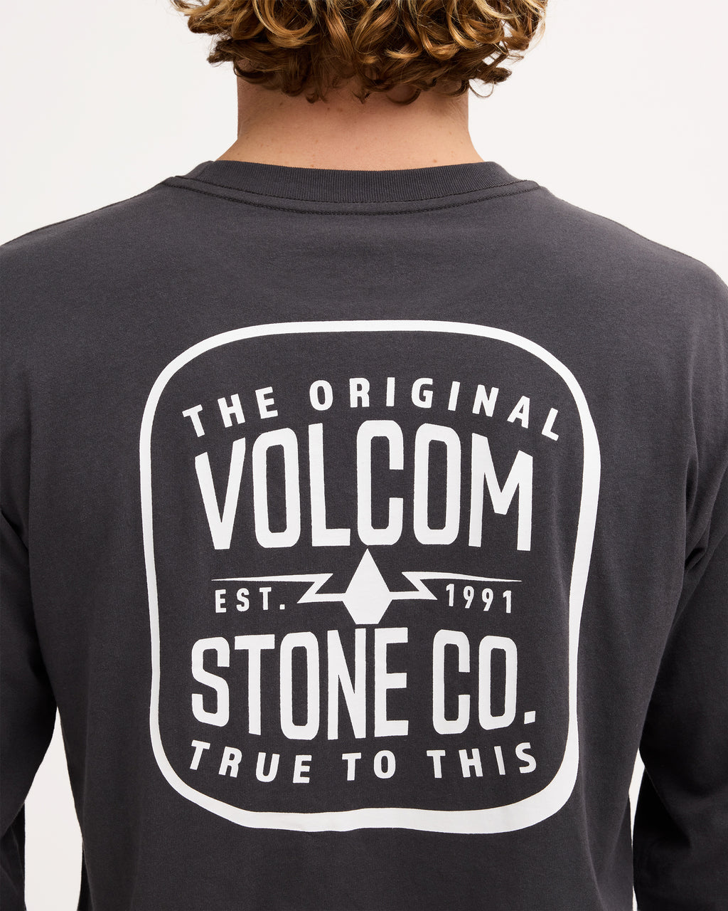 ucyzt03052_volcom_asb_dtl1