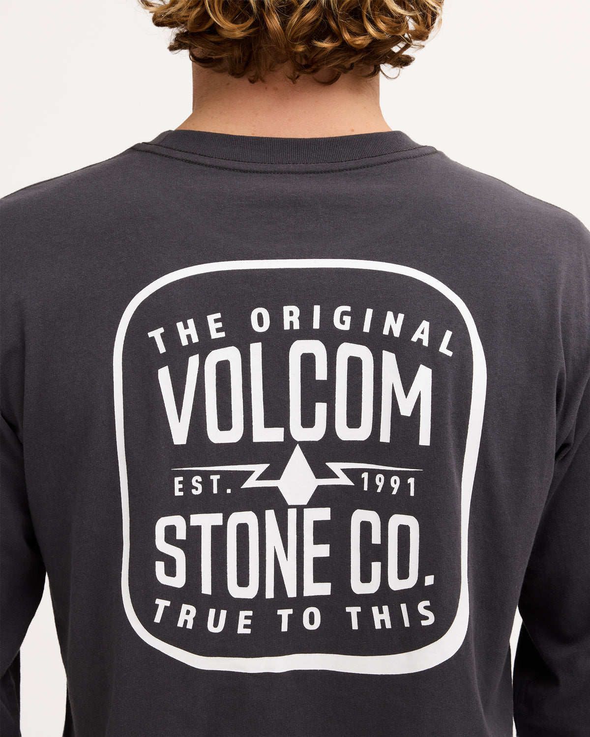 ucyzt03052_volcom_asb_dtl1