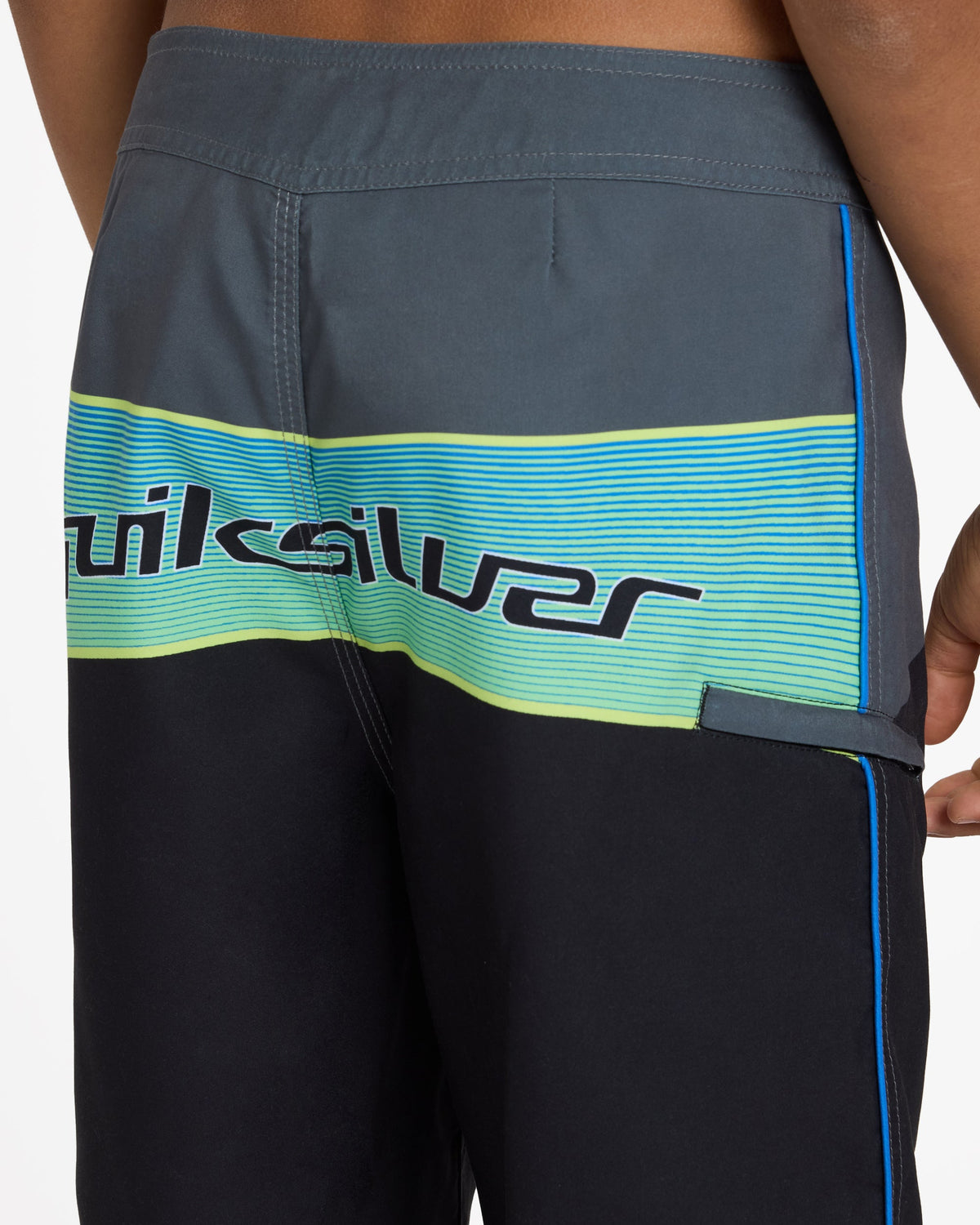 uqbbs03028_quiksilver_kvj9_dtl1