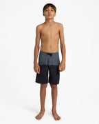 uqbbs03028_quiksilver_kvj9_frt9