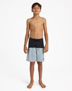 uqbbs03028_quiksilver_sje9_frt9